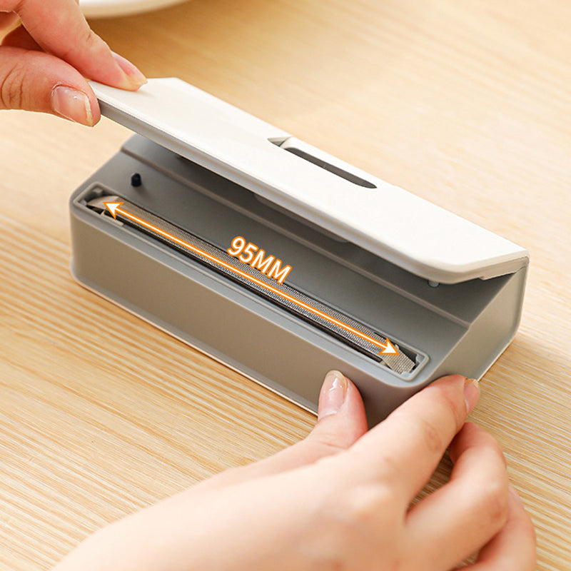 ✂️ 2-in-1 Mini Bag Sealer & Cutter for Food Storage and Freshness